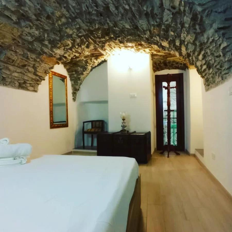 Appartamento Incantevole La Grotta Apricale Exterior foto